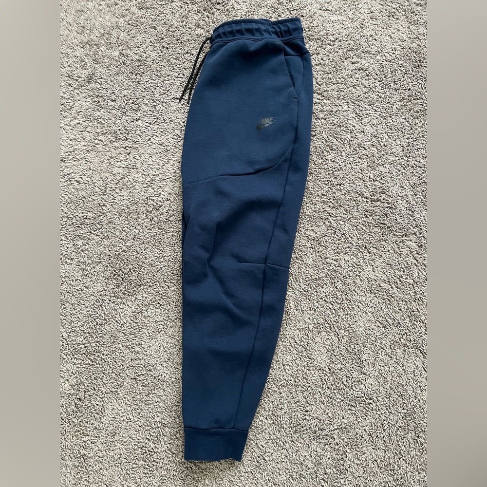 Nike tech fleece joggers